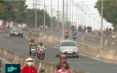 Bất chấp nguy hiểm, ngang nhiên vi phạm trên tuyến Nha Trang nối sân bay Cam Ranh