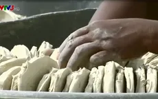 Món ăn đặc biệt được làm từ... bùn