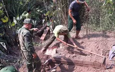Phát hiện 3 hầm giấu gỗ mun tại nhà dân