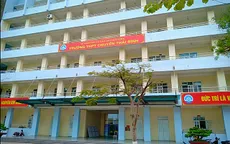 Điều chuyển thầy giáo nhắn tin nhạy cảm với nữ sinh lớp 10