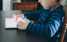 Con trai "nghịch dại" khiến iPad của bố bị khóa gần nửa thế kỷ