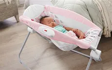 Hãng Fisher-Price thu hồi hàng triệu ghế rung trẻ em