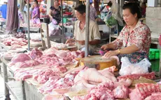 Phối hợp hướng dẫn người dân sản xuất và sử dụng thịt lợn an toàn