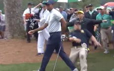 Tiger Woods suýt bị bảo vệ của giải golf The Masters đốn hạ