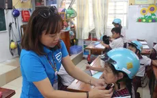 Trao tặng hơn 1.000 mũ bảo hiểm miễn phí cho học sinh và giáo viên