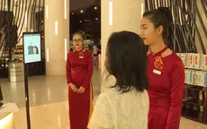 Check-in khách sạn bằng nụ cười