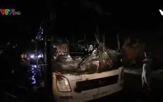 Khánh Hòa: Xe khách du lịch cháy rụi trong đêm