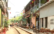 Xóm cà phê đường tàu thu hút bằng trải nghiệm mới lạ