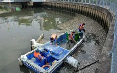 Bắt bớt cá trên kênh Nhiêu Lộc - Thị Nghè để cân bằng sinh thái