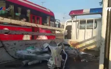 Xe khách kéo lê xe máy, 1 người tử vong