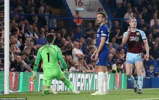 Hòa Burnley, Chelsea gặp khó trong cuộc đua top 4