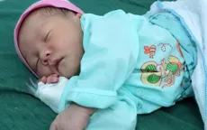 Tìm thân nhân cho bé trai 15 ngày tuổi bị bỏ trong thùng rác