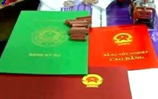 Thu giữ hơn 1 tấn phôi và 1.200 con dấu giả các trường đại học