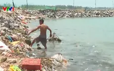 Ô nhiễm rác thải tại khu dân cư ven biển