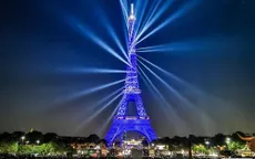 Tháp Eiffel thắp đèn mừng 130 năm tuổi