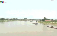 Chậm trễ xử lý các vụ vi phạm đê điều