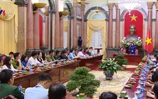 Phó Chủ tịch nước Đặng Thị Ngọc Thịnh tiếp đoàn đại biểu được tặng Giải thưởng Vừ A Dính