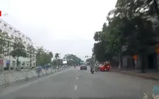 Ô tô phóng nhanh, lạng lách gây tai nạn cho xe máy