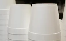 Bang đầu tiên ở Mỹ cấm hộp xốp đựng thực phẩm