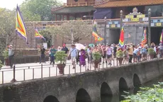 Sử dụng người nước ngoài hướng dẫn du lịch sẽ bị phạt tới 90 triệu đồng