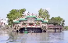 Miếu Nổi giữa dòng Vàm Thuật, TP.HCM
