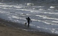 Báo động gió và sóng biển gia tăng cường độ và chiều cao