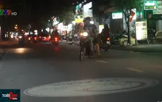 Tai nạn tiềm ẩn từ đèn Led quảng cáo rọi xuống lòng đường