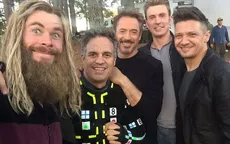 Dàn sao Avengers "bung lụa" liên tục chia sẻ các cảnh hậu trường