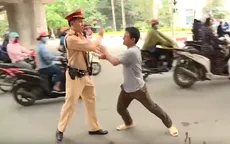 Hà Nội: Đánh CSGT để giải cứu bạn nhậu bị kiểm tra nồng độ cồn