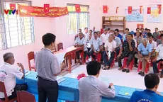 Tự phê bình trước nhân dân giúp cán bộ hoàn thiện bản thân