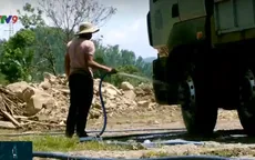 Dịch vụ "giải nhiệt lốp xe" trên đèo Phượng Hoàng