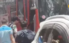 Xe dù gây ùn ứ giao thông ở Cát Bà, Hải Phòng