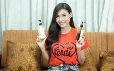 Diễn viên Thúy Diễm “ghiền” bộ Nước gội Mộc Nhu giúp tóc hết rụng sau sinh và bóng mượt