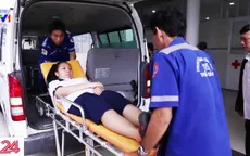 Nghị lực của nữ sinh đi thi THPT Quốc gia bằng xe cứu thương