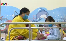 Trẻ sống chung với người hút thuốc nguy cơ cao mắc bệnh về đường hô hấp