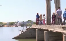 Chờ mặt bằng để xây cầu kiên cố