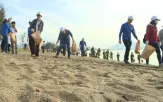 Ninh Thuận: Dọn sạch biển hưởng ứng Ngày Môi trường Thế giới