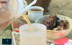 Nghiệt ngã những số phận uống rượu không rõ nguồn gốc nơi làng quê