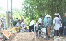 Tổ thiện nguyện xây cầu đường ở thành phố Sa Đéc
