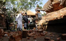 Hàng nghìn người sơ tán sau trận động đất 7,3 độ ở miền Đông Indonesia