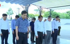 Đồng chí Nguyễn Văn Bình tri ân các anh hùng liệt sỹ tại Quảng Trị