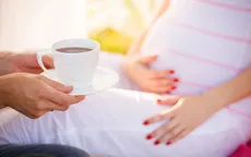 Uống quá nhiều cà phê khi mang thai có thể làm hỏng gan của em bé