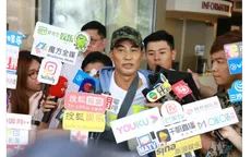 Ngôi sao Hong Kong nhớ lại khoảnh khắc kinh hoàng khi bị đâm dao vào bụng