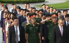 Dâng hương tưởng niệm các liệt sỹ quân tình nguyện Việt Nam tại Campuchia