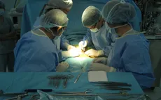 Mắc dị tật lỗ tiểu thấp, bé trai được gia đình khai sinh là... con gái