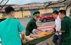 Trắng đêm cứu ngư dân bị nạn trên biển