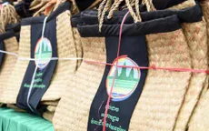 Campuchia phát giỏ cói cho dân đi chợ để bớt xả rác