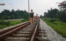Biến đường sắt thành nơi... tập thể dục