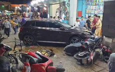 Ô tô đâm hàng loạt xe máy tại TP.HCM, nhiều người nhập viện
