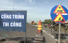 Khẩn trương khắc phục đoạn đường dẫn cầu Vàm Cống bị hư hỏng